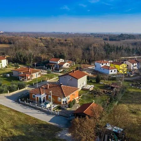 아파트 David With Hydromassage Bath Near 우마그