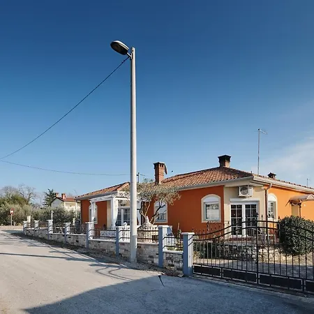 David With Hydromassage Bath Near 아파트 우마그