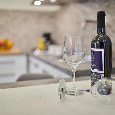 David With Hydromassage Bath Near 우마그