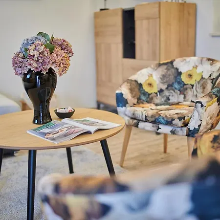 David With Hydromassage Bath Near 우마그