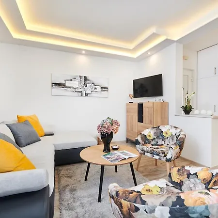 David With Hydromassage Bath Near 아파트 우마그