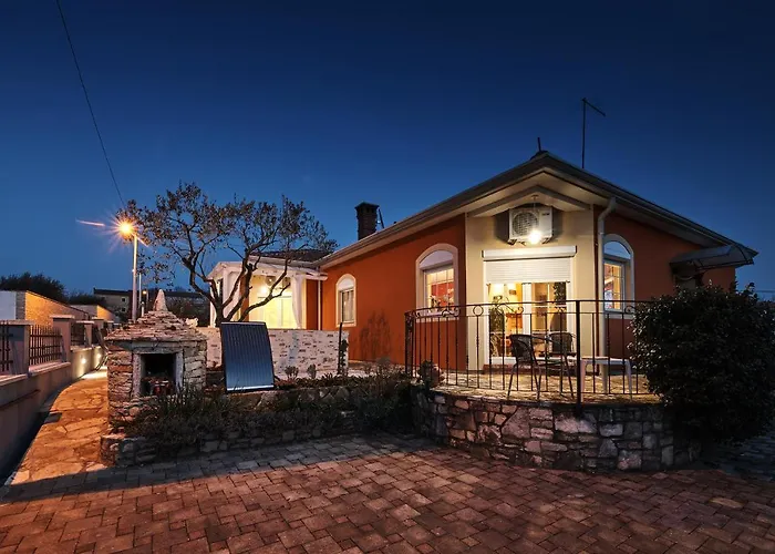 Lejlighed David With Hydromassage Bath Near