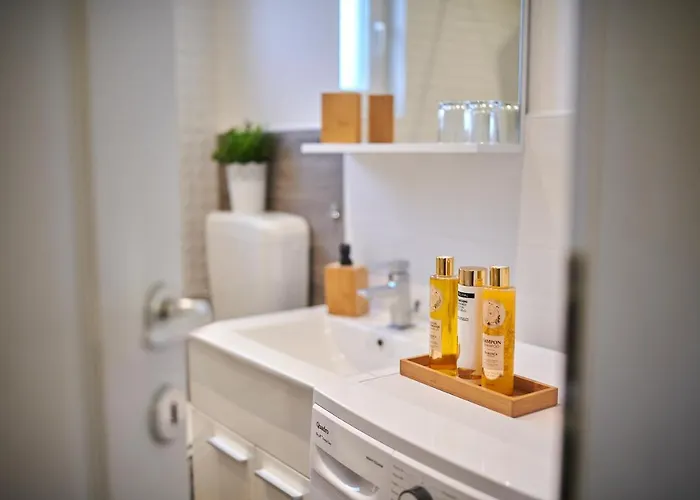 David With Hydromassage Bath Near