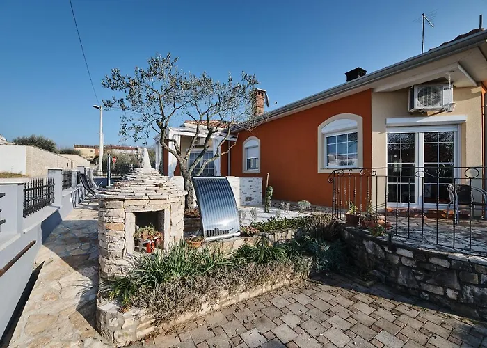 Lejlighed David With Hydromassage Bath Near